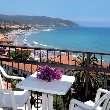 Piccolo Hotel Diano Marina Bagian luar foto