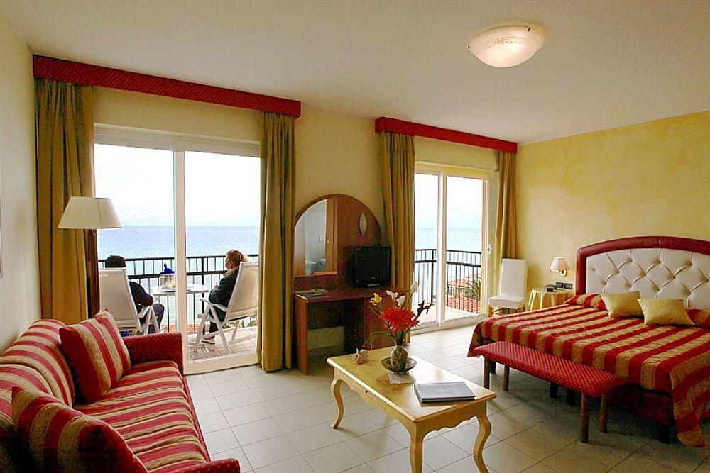 Piccolo Hotel Diano Marina Bagian luar foto