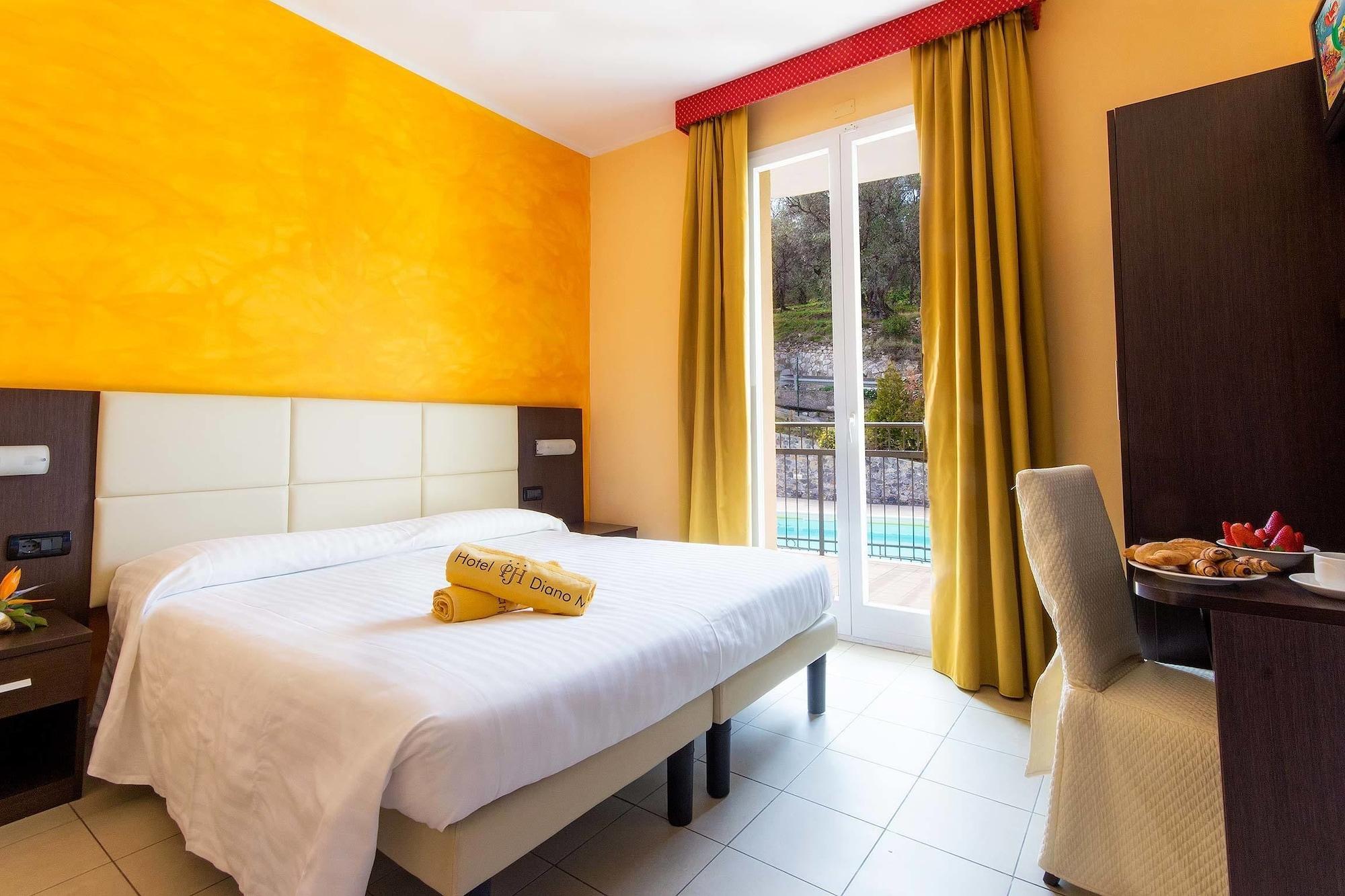 Piccolo Hotel Diano Marina Bagian luar foto