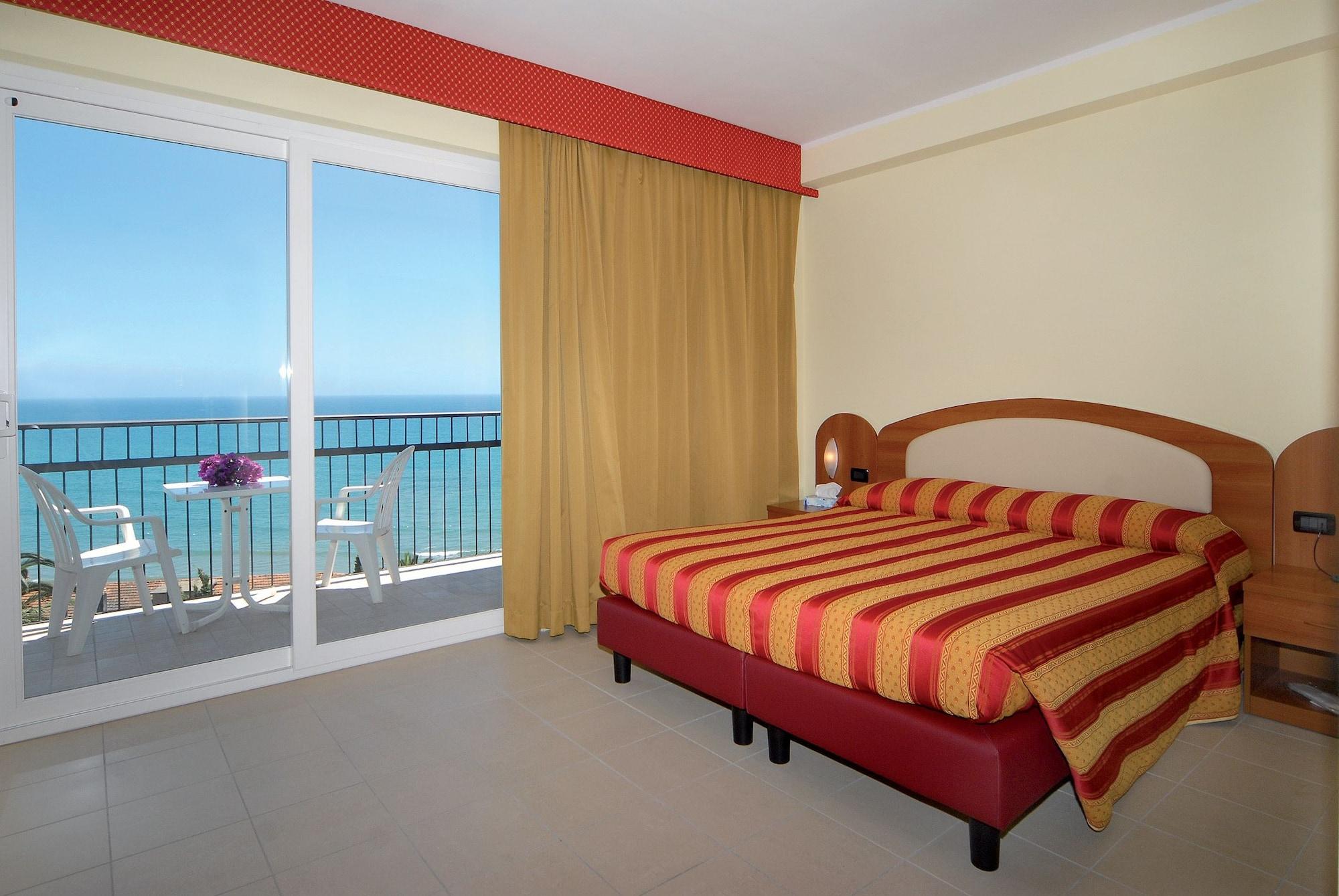 Piccolo Hotel Diano Marina Bagian luar foto