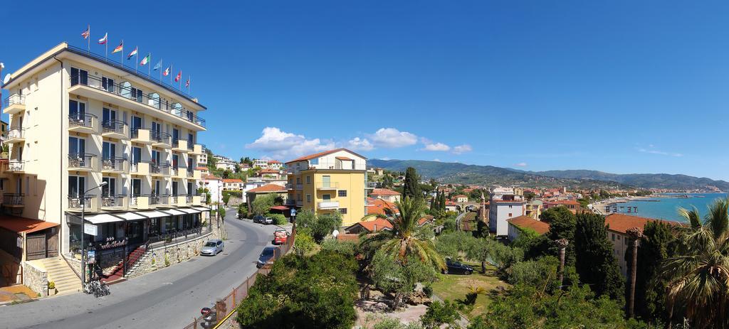 Piccolo Hotel Diano Marina Bagian luar foto