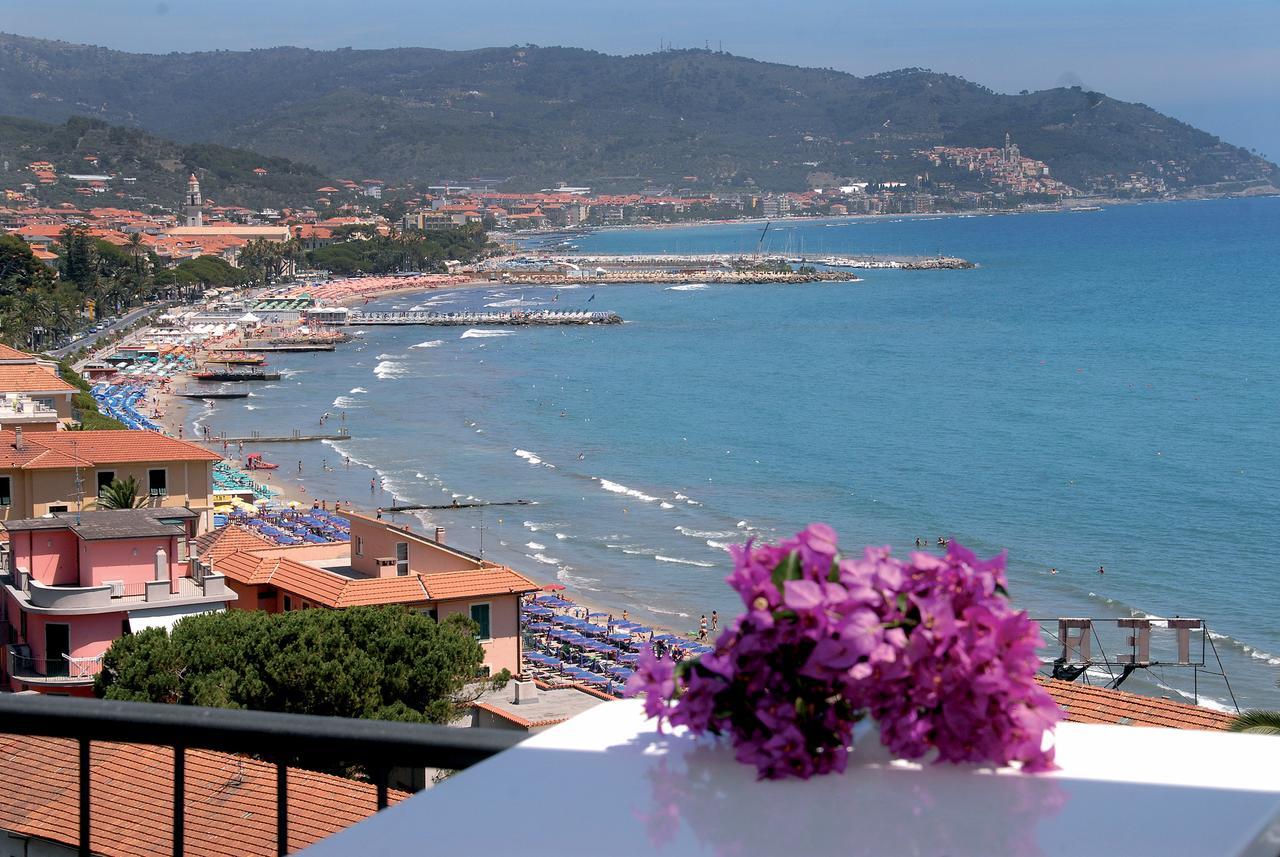 Piccolo Hotel Diano Marina Bagian luar foto