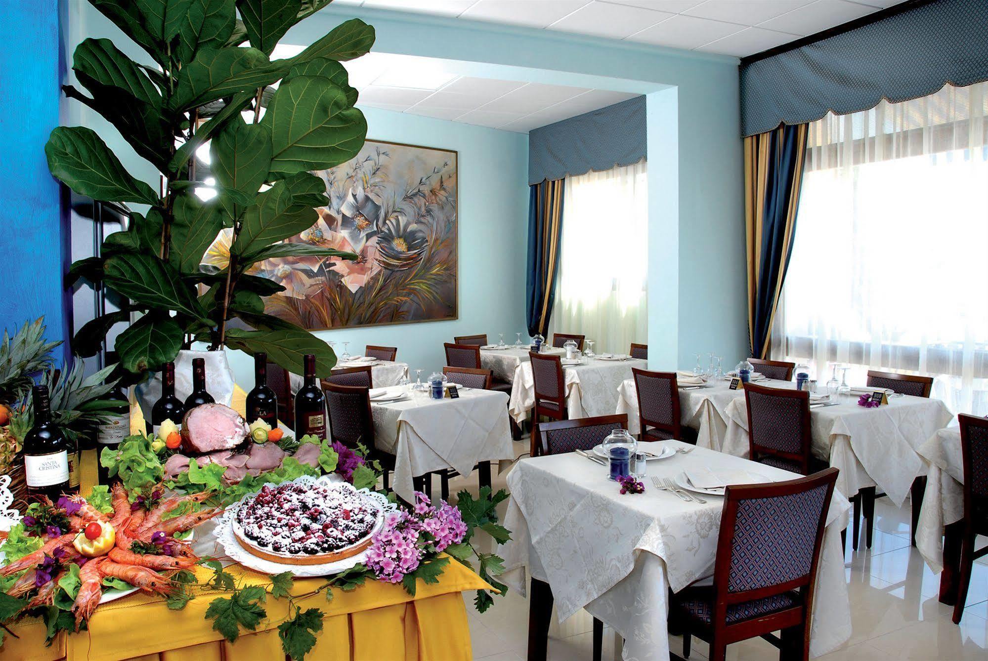 Piccolo Hotel Diano Marina Bagian luar foto